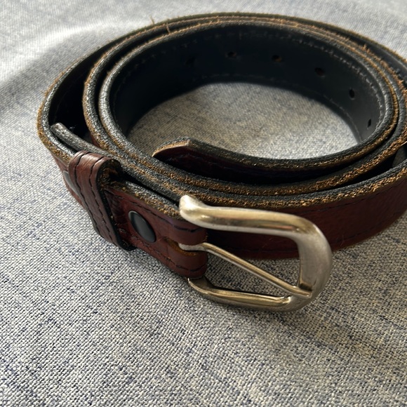 Duluth Trading Company men’s used leather belt size 44 - Picture 1 of 4